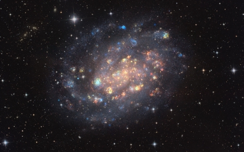 NGC 300: A Cosmic Gemstone with Stars and Gas Clouds - Team Ciel Austral
 Text: 
Cecilia Chirenti 
(NASA
GSFC, 
UMCP, 
CRESST II)